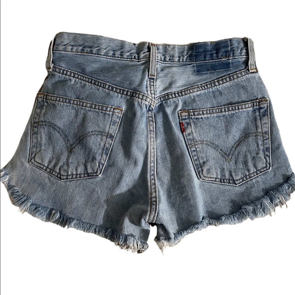 Levi’s cutoff jeans